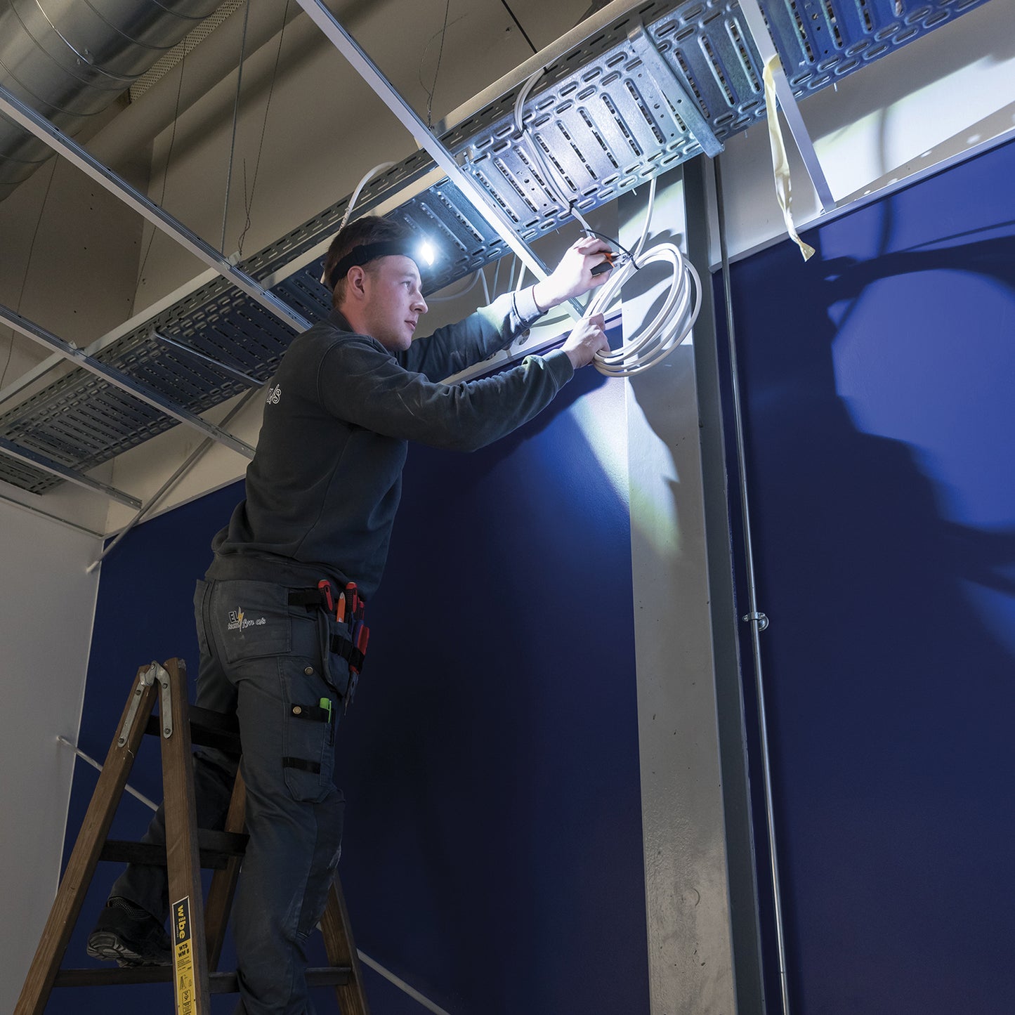 Lampka czołowa HEAD LITE A 150lm z czujnikiem ruchu | 03.5670