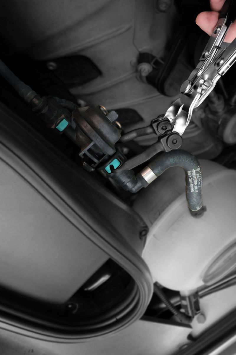 Szczypce do szybkozłączek w układzie paliwowym, szczęki przegubowe | 1482SN