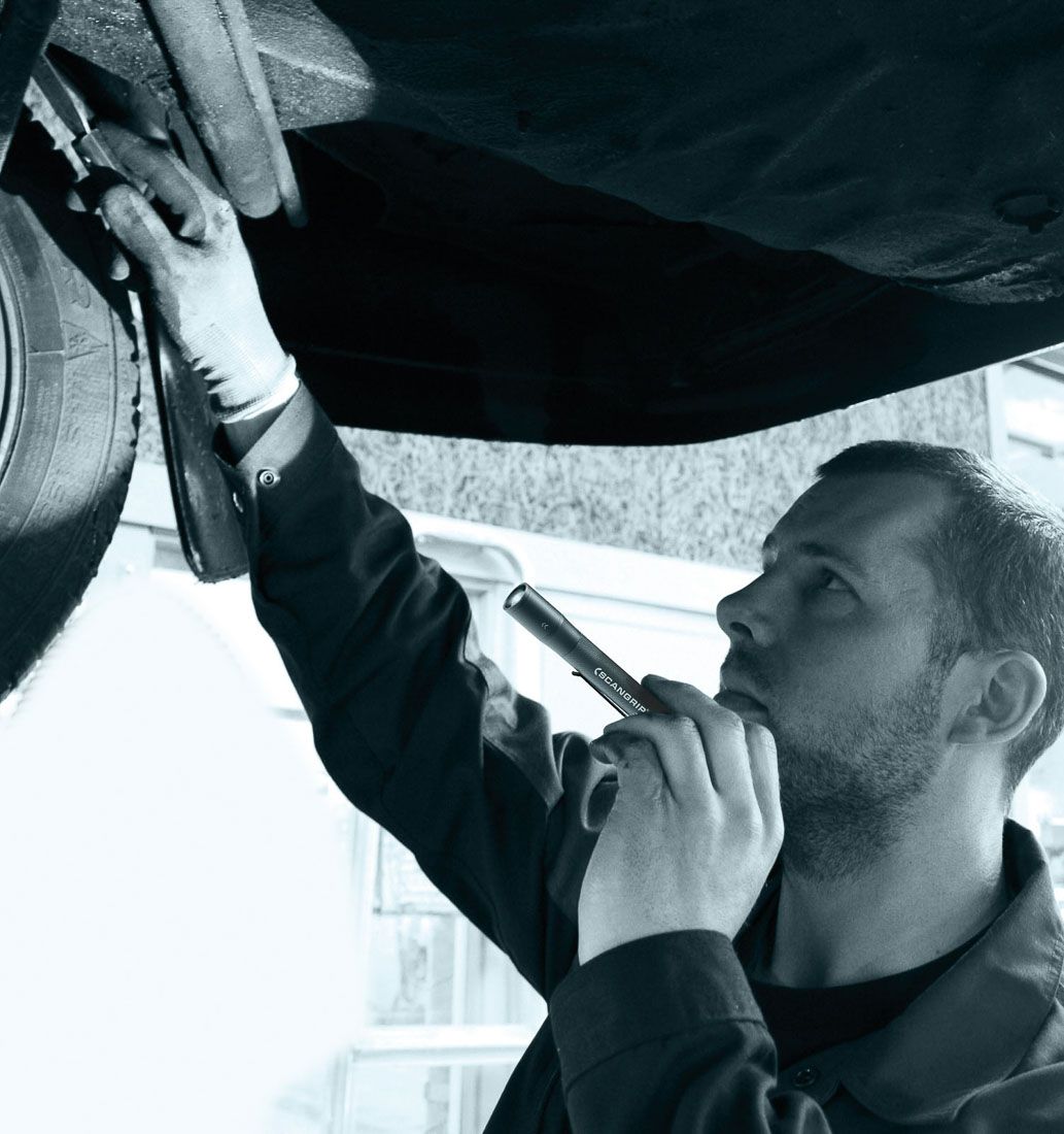 AKUMULATOROWA LATARKA DŁUGOPISOWA FLASH PEN R 300 LM – KOMPAKTOWA I WYDAJNA | 03.5136