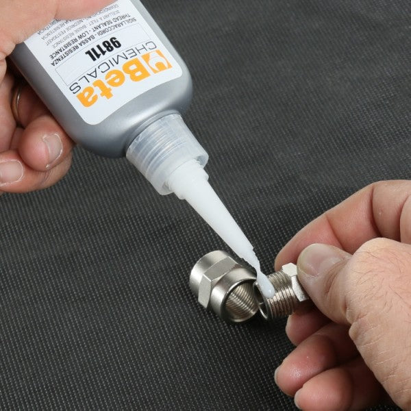 Uszczelniacz gwintów, o małej sile łączenia 50ml | 9811L/50T - Centrum Techniczne Gałązka