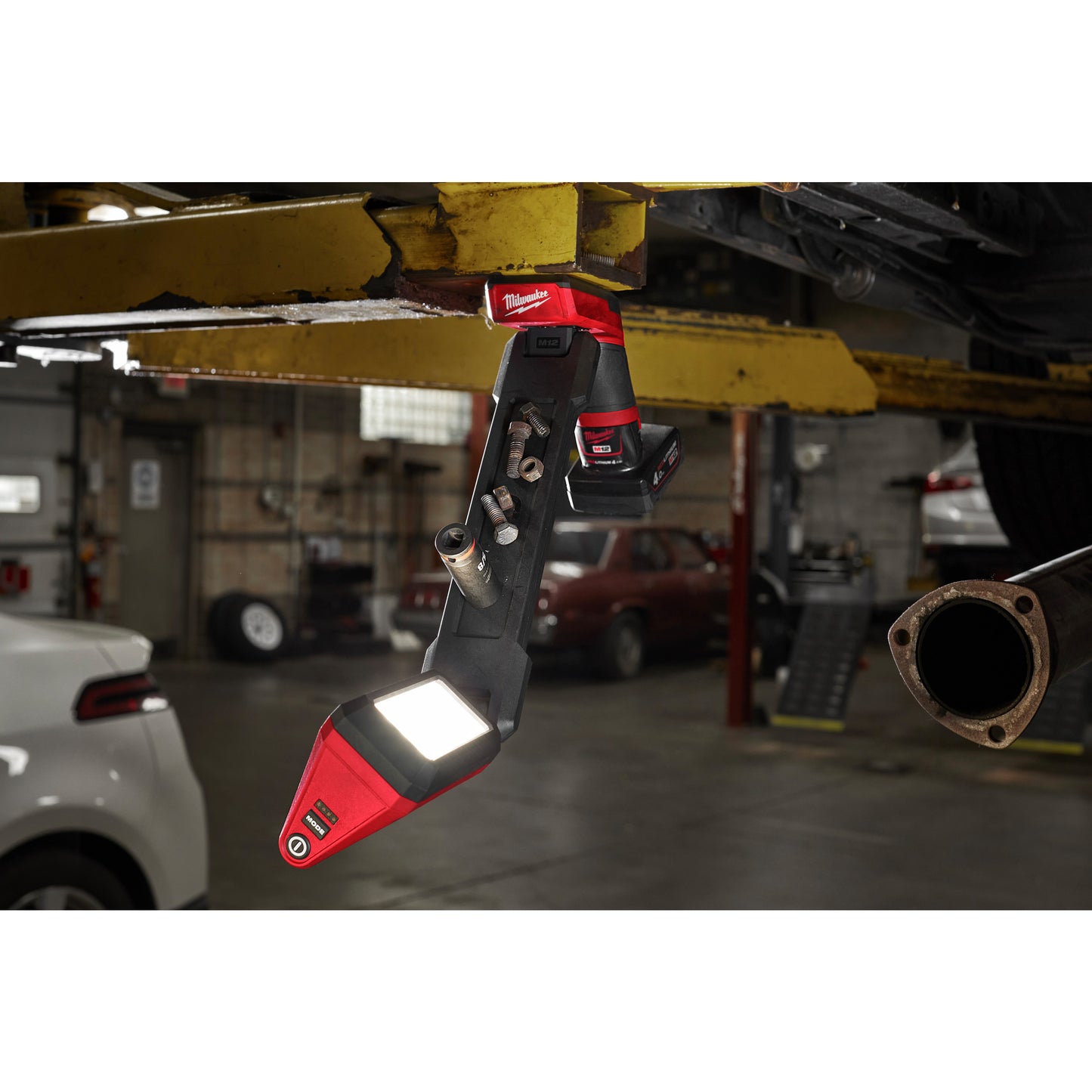 M12UCL-0 Lampa do oświetlania podwozia 1200 lumenów bez akumulatora | 4933478868 - Centrum Techniczne Gałązka