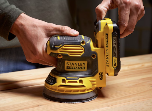 Szlifierka oscylacyjna V20 1x2,0Ah – Precyzyjne szlifowanie z wydajnym zasilaniem akumulatorowym | FMCW220D1S-QW