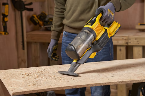 Odkurzacz ręczny pionowy FatMax 18V – 1x2,0Ah akumulator, lekki i wydajny | SFMCVS001D1-QW