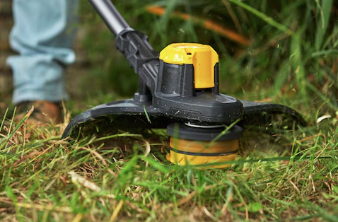 Podkaszarka V20 18V 1x4,0Ah z ładowarką – Mocna, wydajna i gotowa do pracy bez przerwy | SFMCSTB933M-QW