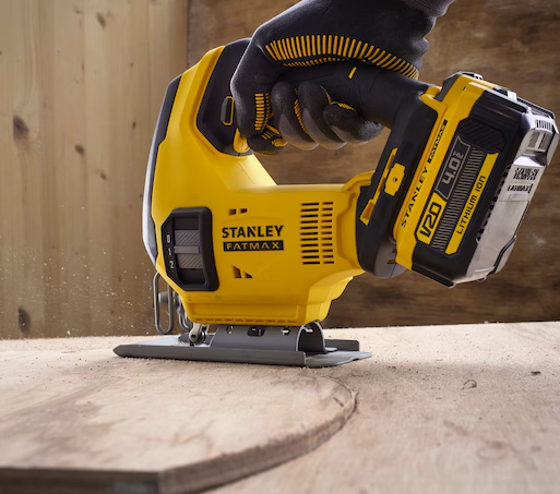 Wyrzynarka V20 18V 2x4,0Ah - do precyzyjnego cięcia | SFMCS600M2K-QW