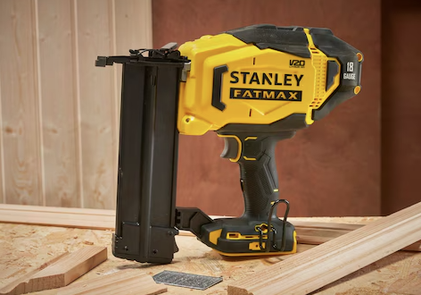 Gwoździarka FatMax V20 18GA – Lekka i precyzyjna do wykończeń i drobnych prac stolarskich | SFMCN618B-XJ