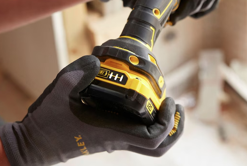 Wkrętarka 18V V20 80Nm 2x2,0Ah z kufrem – Mocna i wygodna do wymagających zadań montażowych| SFMCD720D2K-QW