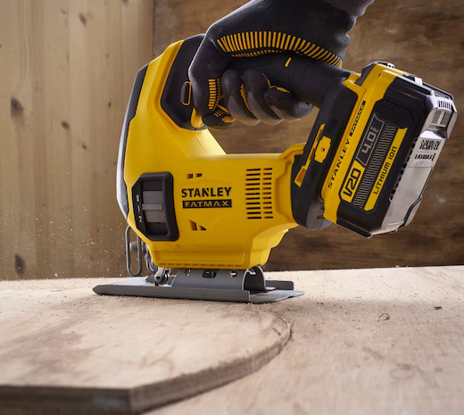 Wyrzynarka V20 18V SOLO – bez akumulatora, lekka i precyzyjna do różnorodnych cięć | SFMCS600B-XJ