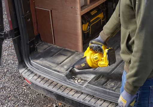 Ręczny odkurzacz FatMax V20 18V SOLO – kompaktowy model do szybkiego sprzątania, bez akumulatora | SFMCVH001B-XJ