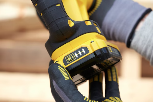 Piła szablasta 18V V20 2x2,0Ah z kuferem – Wszechstronna i wygodna do cięć w trudnych miejscach | SFMCS300D2K