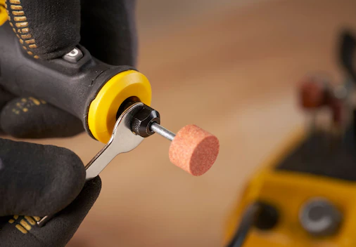 Szlifierko-grawerka mini V20 18V SOLO – precyzyjna, bez akumulatora, do detali | SFMCE030B-XJ