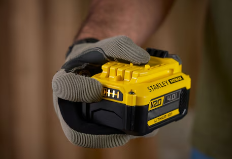 Akumulator V20 FatMax 2x4,0Ah – zapewnia długą pracę urządzeń | SFMCB204-XJ