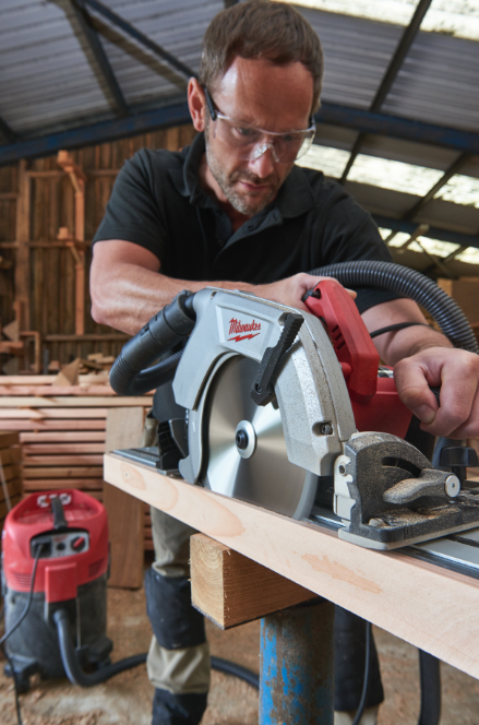 CS85CBE Pilarka tarczowa 235 mm (głębokość cięcia 85 mm) | 4933451116