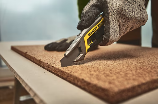 Nóż łamany 18 mm z systemem łamania ostrza i suwakiem | FMHT10594-0