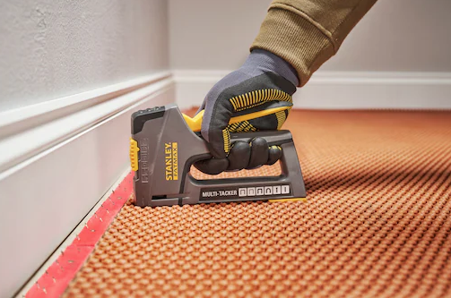 Zszywacz elektryczny Stanley FatMax 6 w 1 do szybkiego i wygodnego zszywania różnych materiałów | FMHT6-70868