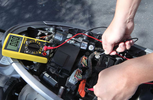 Miernik elektryczny uniwersalny umożliwiający szybkie i dokładne pomiary napięcia | STHT0-77364