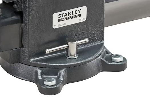Imadło ślusarskie 150 mm ułatwiające pewne mocowanie i precyzyjne obrabianie elementów | 1-83-068