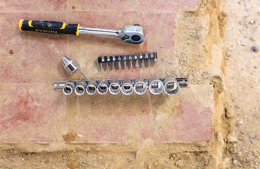 Zestaw z grzechotką 1/4" z nasadkami i bitami ułatwiający precyzyjne wkręcanie | FMMT82679-0