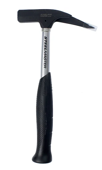 Młotek ciesielski SteelMaster 600 g z magnetycznym uchwytem, wytrzymały i precyzyjny | 1-51-037