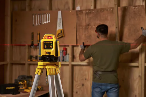 Laser rotacyjny z czerwonym światłem i samopoziomowaniem do precyzyjnego montażu | STHT77616-0