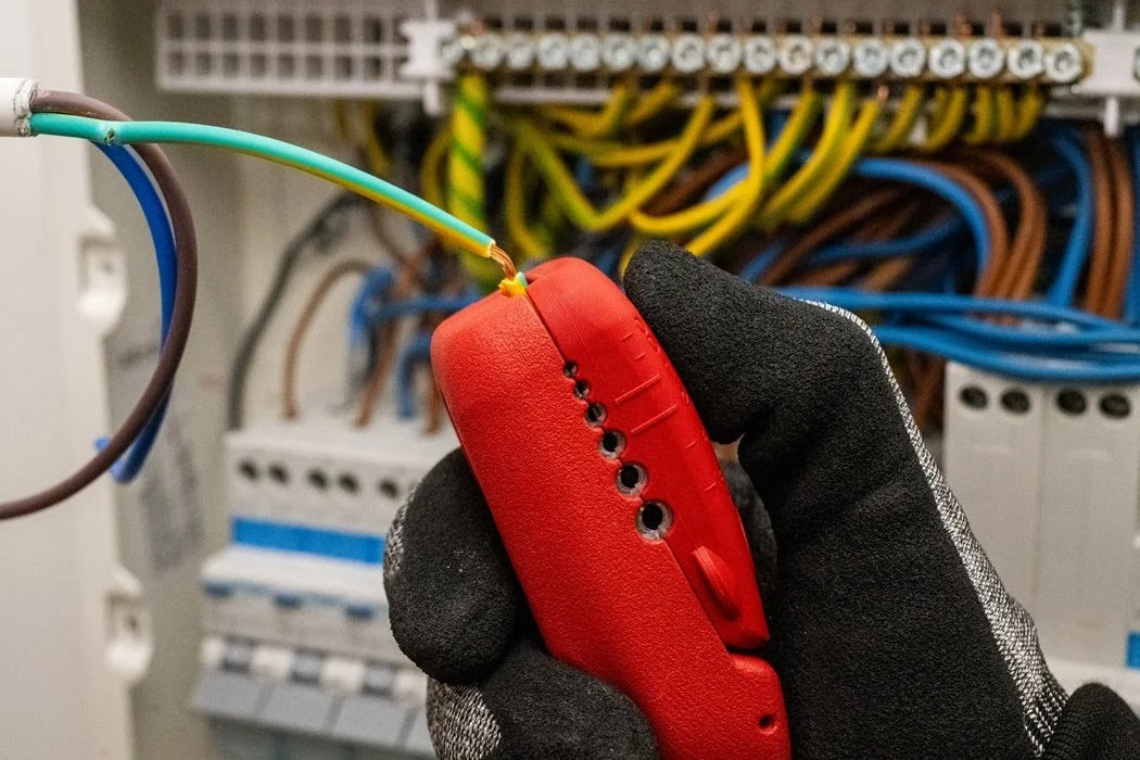 WIELOFUNKCYJNE NARZĘDZIE DO ŚCIĄGANIA IZOLACJI 4 W 1 | 4932498270