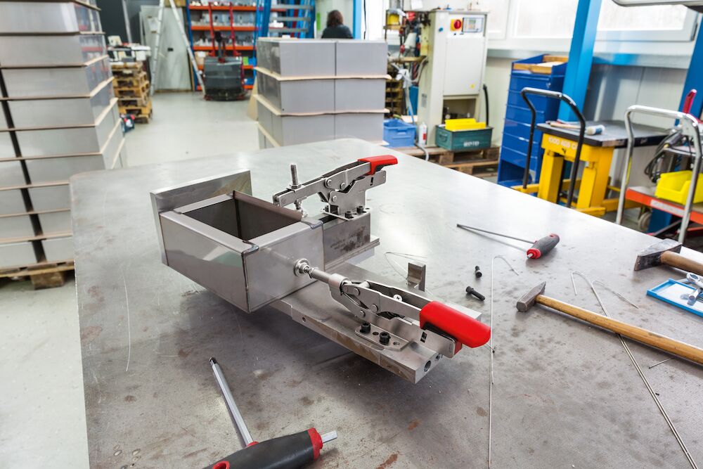 Docisk poziomy z podstawą poziomą | STC-IHH25