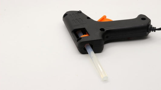 Pistolet do kleju w ogrodzie, domu i warsztacie – nietypowe zastosowania
