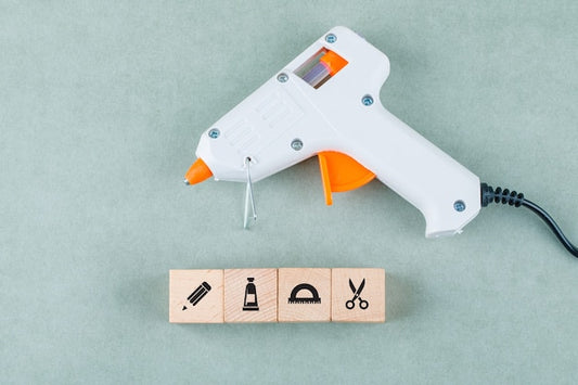 Na co zwrócić uwagę przy wyborze pistoletu do kleju do domu lub warsztatu?