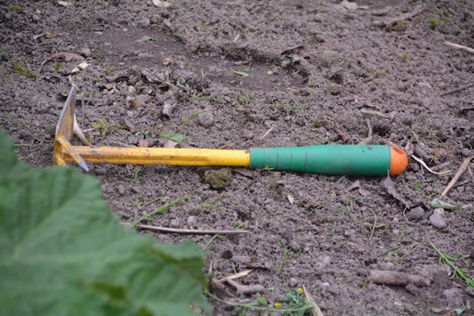 Do czego służy świder ręczny ogrodowy i kiedy warto go używać?