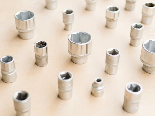 Jaki klucz dynamometryczny wybrać do warsztatu i garażu?