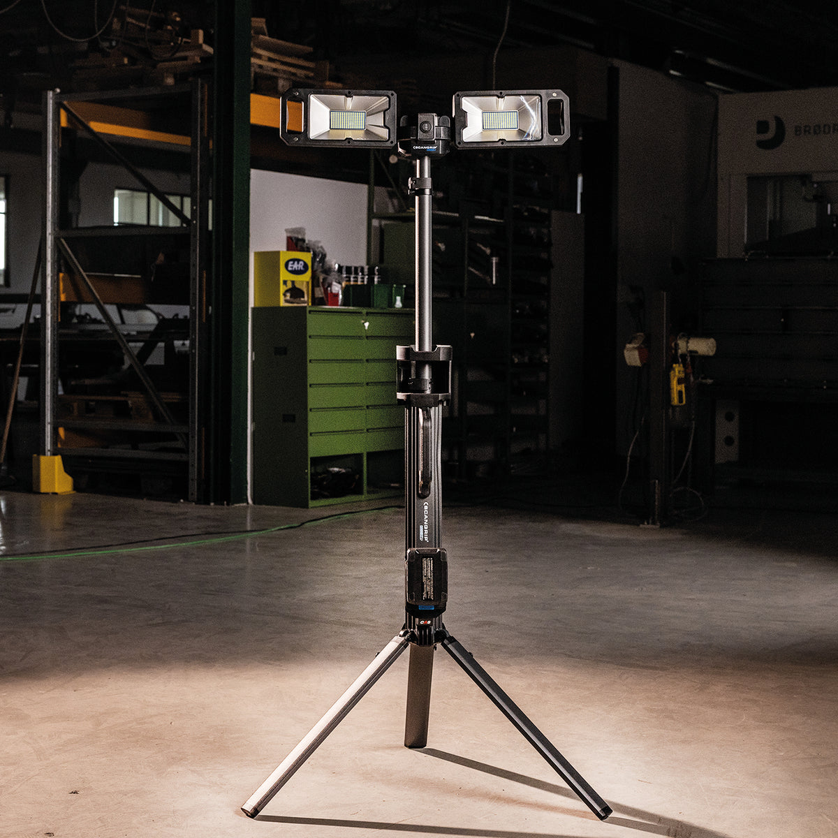 Lampa ze statywem TOWER 8 CONNECT 8000lm | 03.6107C