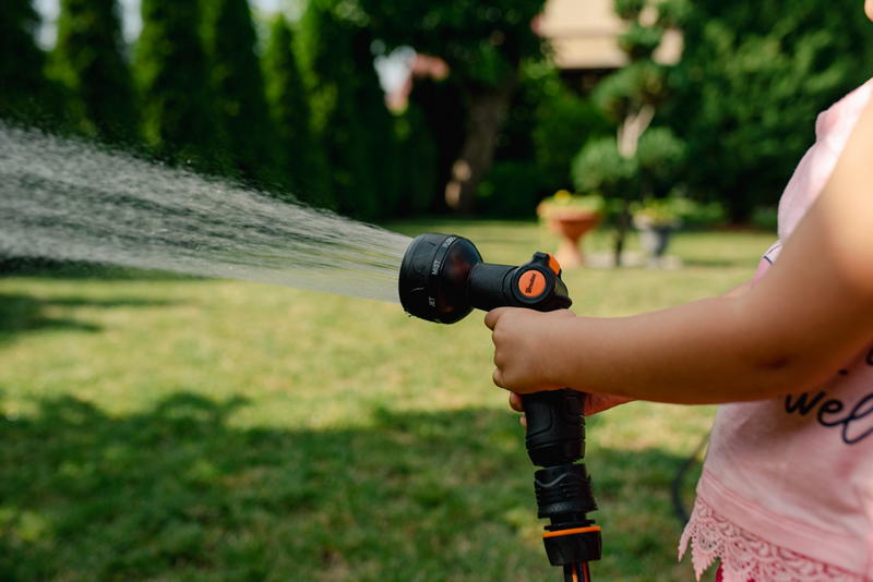 Pistolet 8‑funkcyjny SMOOTH CONTROL BLACK LINE do wygodnego i precyzyjnego podlewania ogrodu| ECO-2054