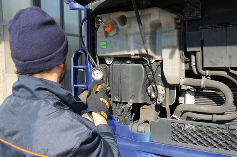 Zestaw narzędzi do testu szczelności systemu chłodzenia w autach ciężarowych | 1759HD/TRUCK