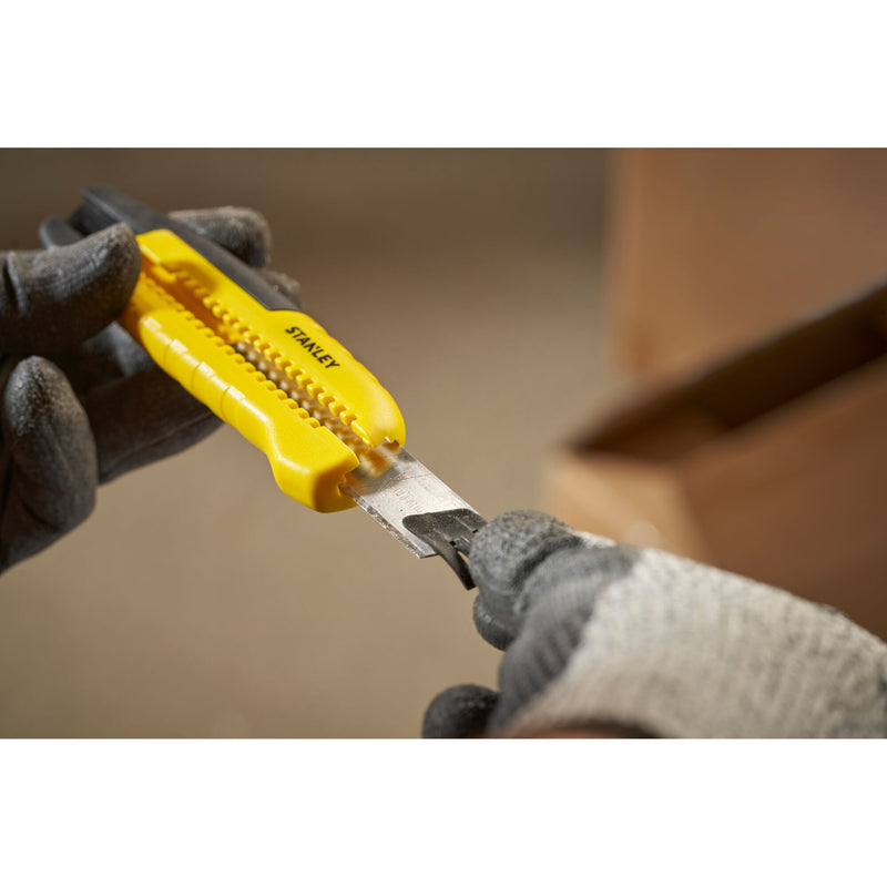 Nóż 18 mm z systemem odłamywania ostrza, trwały i wygodny do cięcia materiałów | STHT10489-1