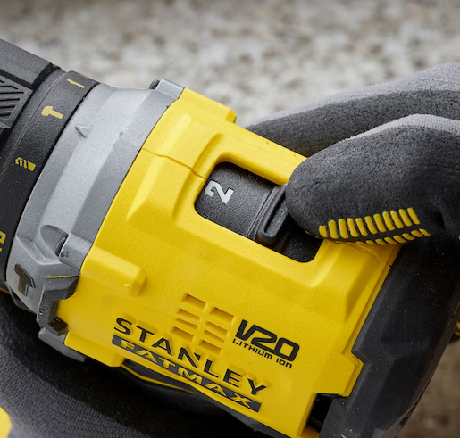Wkrętarka 18V V20 60Nm 2x4,0Ah - mocna i wydajna. | SFMCD715M2K-QW
