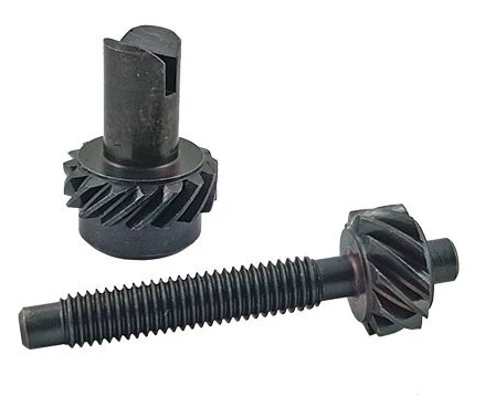 Zestaw czołowego koła zębatego / śruba napinacza do pilarki dla prawidłowego działania mechanizmu | 1123-007-1004