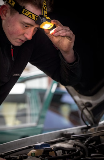 Latarka czołowa 200 lm z sensorem ruchu do pracy w ciemności i na świeżym powietrzu | FMHT81509-0