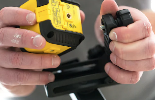 Laser krzyżowy CUBIX z zieloną wiązką do precyzyjnego poziomowania i montażu| STHT77499-1