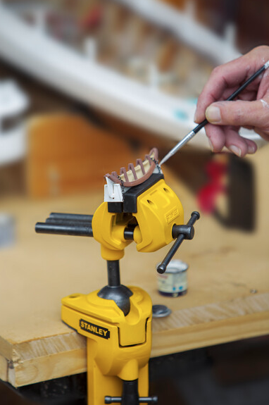 Imadło modelarskie MaxSteel do precyzyjnego mocowania elementów w warsztacie i pracach DIY | 1-83-069