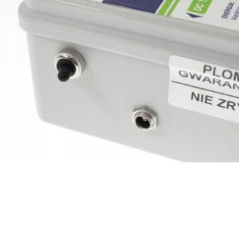 Kompletny zestaw ogrodzeniowy z elektryzatorem VIMENN PF-1100 zawierający pomarańczową taśmę, izolatory oraz uzio