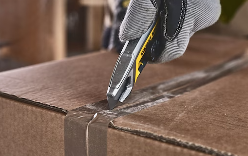 Nóż łamany 18 mm z systemem łamania ostrza i pokrętłem | FMHT10592-0