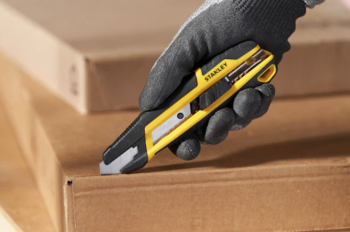 Nóż 18 mm z systemem odłamywania ostrza i suwakiem | STHT10501-0