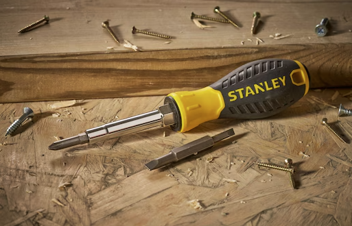 Wkrętak wielofunkcyjny z 3 grotami i 6 końcówkami do różnego rodzaju śrub | 0-68-012