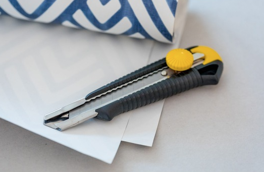 Nóż 18 mm DYNAGRIP z metalowym uchwytem do precyzyjnego cięcia materiałów | 0-10-418