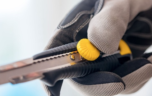 Nóż 18 mm DYNAGRIP z metalowym uchwytem do precyzyjnego cięcia materiałów | 0-10-418