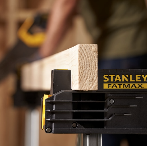 Stojak-kobyłka metalowa FatMax 2 sztuki do stabilnego podparcia drewna i materiałów w warsztacie  | FMST1-75763