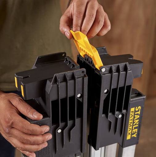 Stojak-kobyłka metalowa FatMax 2 sztuki do stabilnego podparcia drewna i materiałów w warsztacie  | FMST1-75763