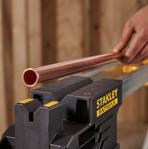 Stojak-kobyłka metalowa FatMax 2 sztuki do stabilnego podparcia drewna i materiałów w warsztacie  | FMST1-75763