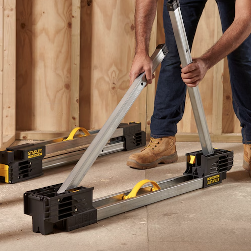 Stojak-kobyłka metalowa FatMax 2 sztuki do stabilnego podparcia drewna i materiałów w warsztacie  | FMST1-75763