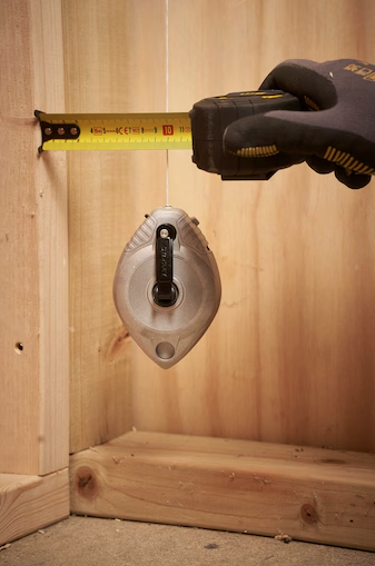 Sznur traserski 30 m w aluminiowej obudowie do precyzyjnego znakowania i pomiarów | 0-47-100